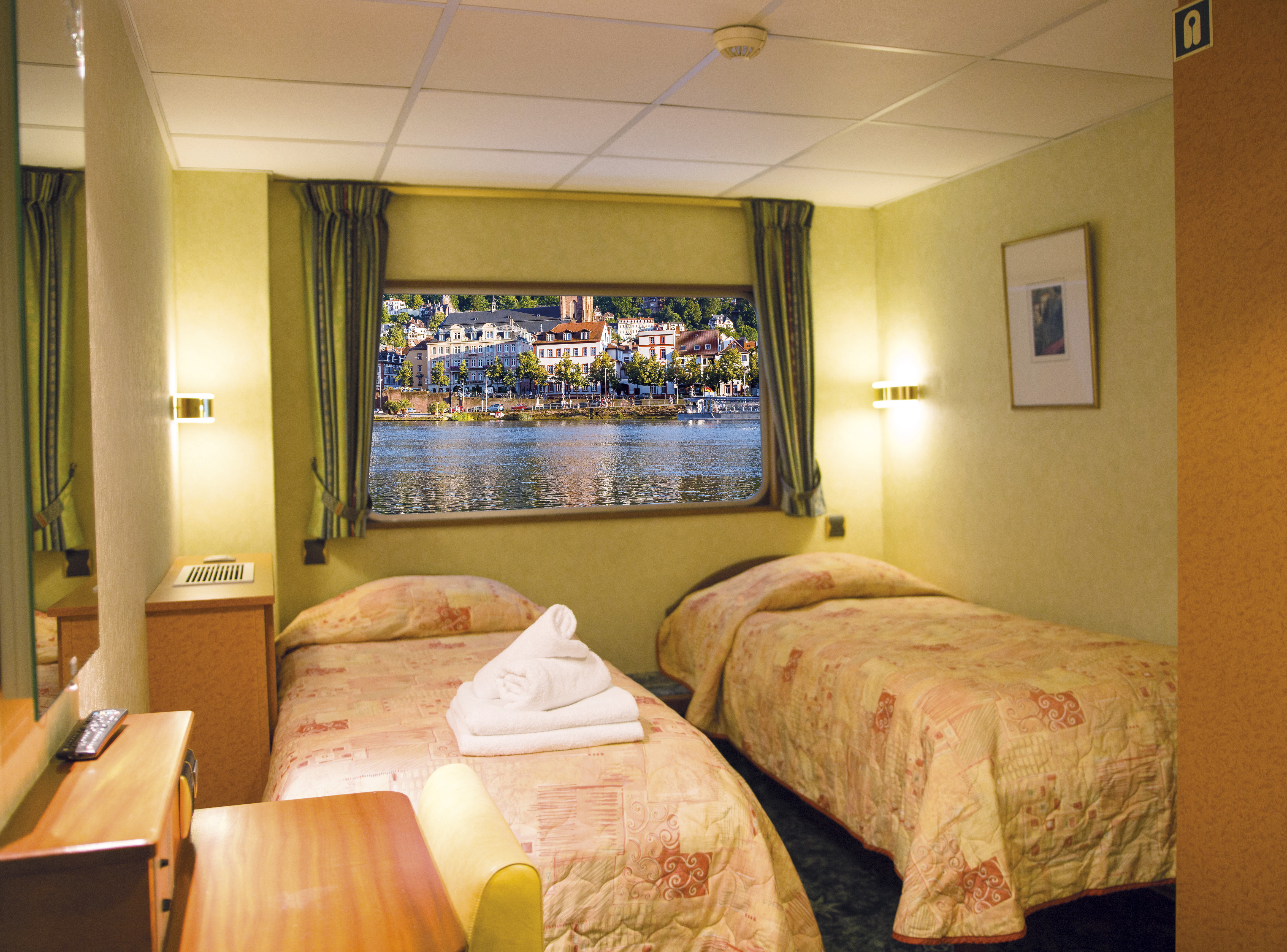 CroisiEurope MS Modigliani Cabin 2.jpg